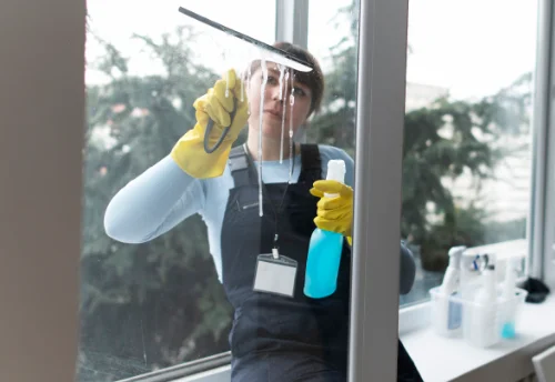 Nettoyage de vitres intérieures et extérieures à Orvilliers